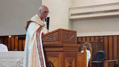 المطران سامي فوزي يترأس احتفالات الكنيسة الأسقفية بعيد الميلاد الجديد