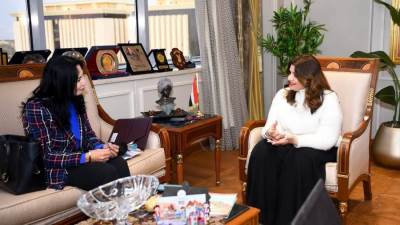 وزيرة الهجرة تستقبل الكاتبة سماح أبو بكر لبحث التعاون بمبادرة "اتكلم عربي"