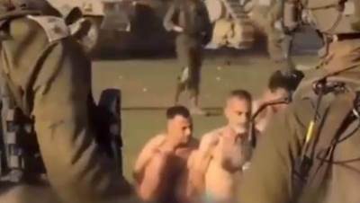 الاحتلال الصهيوني يجرد فلسطينيين من ملابسهم فى ملعب كرة بغزة