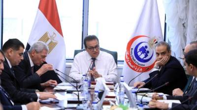 وزير الصحة يترأس اجتماع لجنة أولويات استيراد الأدوية والمستلزمات الطبية