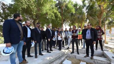 مساعد وزير الإسكان يتفقد سير العمل بمشروع تطوير وإحياء حديقة الأزبكية بالقاهرة