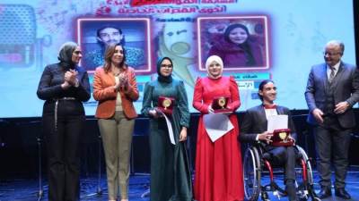 وزيرة الثقافة تُكرم الفائزين بمسابقة المواهب الذهبية لذوي القدرات الخاصة