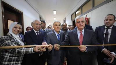 وزير التعليم العالي يفتتح عددًا من المشروعات الصحية والتعليمية بجامعة المنيا