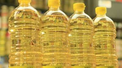 الحكومة تعلن 7 سلع كـ"استراتيجية" لضبط الأسواق وعقوبات للمخالفين