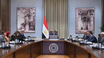 رئيس الوزراء يستعرض مخططات تنمية منطقة الضبعة