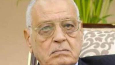 وزير الرياضة ينعي عبد المنعم الحاج نجم الكرة المصرية السابق