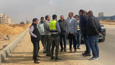 جهاز مدينة القاهرة الجديدة يزيل مخالفات بناء في مهدها بعدة مناطق