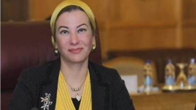 وزيرة البيئة تستعرض تقريراً حول جهود الوزارة فى ملف الاستثمار البيئي والمناخي خلال عام 2023