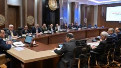 رئيس الوزراء يتابع إجراءات سد العجز بأعداد المعلمين على مستوى الجمهورية