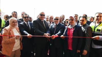 رئيس هيئة تنمية الصعيد ومحافظ قنا يفتتحان المجمع الصناعي الحرفي بقرية الكرنك