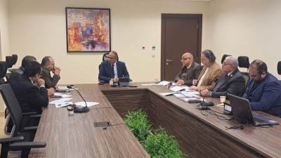 نائب الإسكان يناقش مع رئيس شركة المقاولون العرب التعاون والاستثمار في قطاع مرافق مياه الشرب