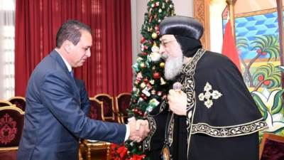 وزير شئون المجالس النيابية يزور المقر البابوي بالكاتدرائية بالعباسية لتهنئة البابا تواضروس الثاني بعيد الميلاد المجيد