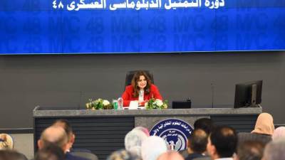 وزيرة الهجرة تلتقي الملحقين العسكريين ممن سيلحقون كرؤساء ومساعدين لمكاتب الدفاع