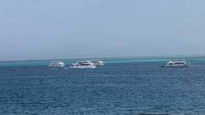 البحرية البريطانية: 6 زوارق صغيرة اقتربت من سفن تجارية قرب سواحل اليمن