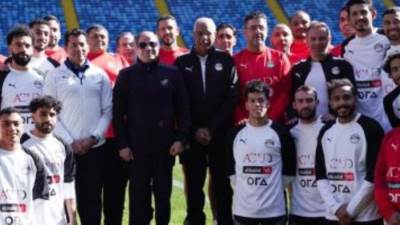 الرئيس السيسى للاعبى المنتخب: ابذلوا أقصى جهد.. وأتمنى زيادة عدد المحترفين