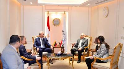 وزير النقل يستقبل سفير ليتوانيا بالقاهرة لبحث سبل التعاون في مجالات النقل المختلفة