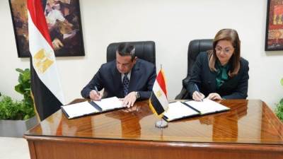 وزيرا "التخطيط" و"التنمية المحلية" يوقعان القرار المشترك الخاص ببرامج التنمية المحلية المطورة