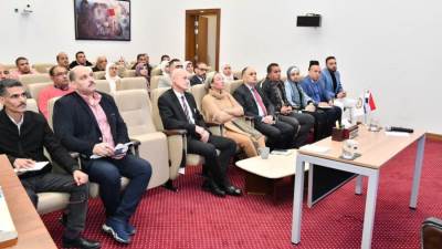 وزيرة البيئة تلتقى بالعاملين بالتفتيش البيئى لمتابعة جهود توفيق أوضاع المنشآت بكافة قطاعاتها