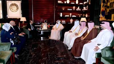 وزير الصناعة يعقد جلسة مباحثات موسعة مع نظيره البحريني لبحث التعاون الاقتصادي بين البلدين
