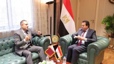 وزير الصحة والسفير القطري يبحثان توسيع أفق التعاون بين البلدين في القطاع الصحي