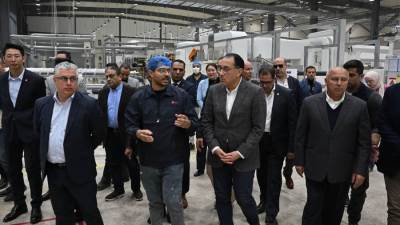 رئيس الوزراء يزور شركة "يان جيانغ ايجيبت" المحدودة للمنتجات