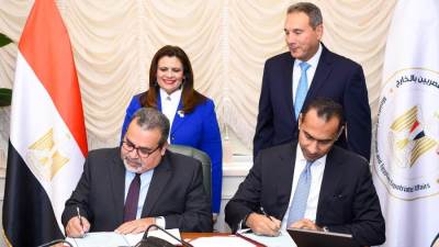 وزيرة الهجرة ورئيس بنك مصر يشهدان توقيع بروتوكول لتوفير خدمات ومنتجات للمصريين بالخارج