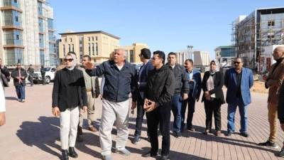 وزير الرياضة يتفقد المدينة الرياضية بالمجمع الحكومى الجديد ومضمار الهجن والفروسية الدولى