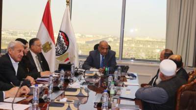 وزير قطاع الأعمال العام يلتقي وفدا من رجال الأعمال والمستثمرين الباكستانيين