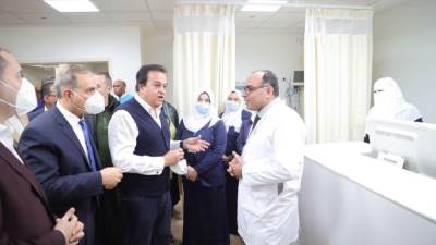 وزير الصحة يتفقد مستشفى بيلا المركزي ويوجه بتوفير 7 حضانات إضافية بالمستشفى 