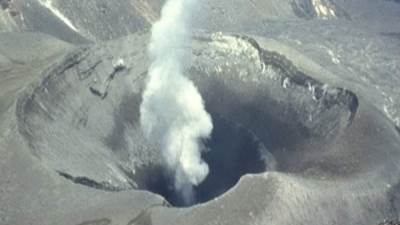 ثوران بركان في جزيرة سوانوز بجنوب غرب اليابان