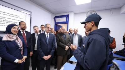 وزير الاتصالات: يزور شركتى برمجيات تصدران خدماتهما للخارج انطلاقا من أسيوط