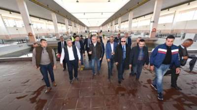 وزير الإسكان يتفقد محطة تنقية مياه الشرب بالأميرية بطاقة تصميمية 600 ألف م3 يومياً والمأخذ المُغذى لها