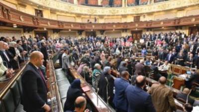 النواب لـ"وزير التموين": الشعب يئن والمطاعم تبيع قشر الفول بعد ما وصل 80 جنيه