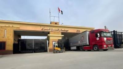 معبر رفح أبوابه مفتوحة.. الهلال الأحمر فى غزة يتسلم دفعة مساعدات مصرية