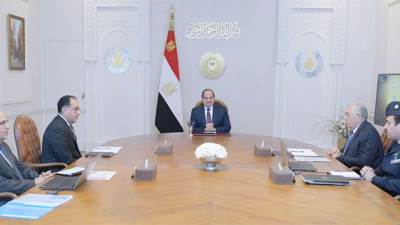 الرئيس السيسى يوجه بالعمل على تعزيز الاستثمارات المصرية فى دول القارة الأفريقية