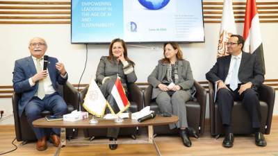 وزيرة التخطيط تفتتح المائدة المستديرة بعنوان "تمكين القيادة في عصر الذكاء الاصطناعي والاستدامة"