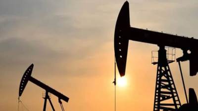 النفط يغلق على تراجع بعد بيانات مخيبة عن الاقتصاد الصيني