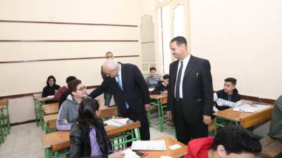 وزير التعليم يتفقد امتحانات الفصل الدراسى الأول للشهادة الإعدادية بالجيزة