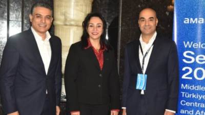 نائب وزير السياحة والآثار تشارك في مؤتمر سياحي عن تكنولوجيا معلومات السفر