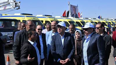 رئيس الوزراء يشهد اصطفافاً لمعدات محافظة أسوان للتأكد من الجاهزية الفنية