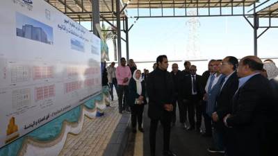 رئيس الوزراء يتفقد مشروع إنشاء مجمع مواقف غرب كوم امبو