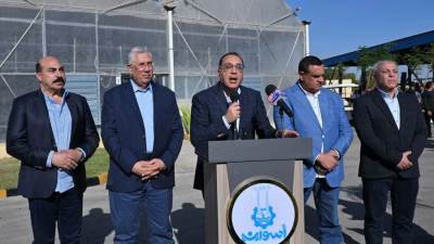 مدبولى يشكر الشباب المتطوع ضمن مبادرة حياة كريمة في كل قرية بسائر أنحاء مصر