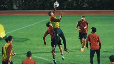 الأهلي يخوض مرانه الأول في معسكره بالإمارات