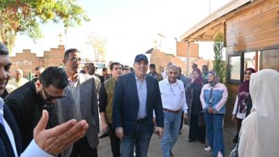 سويلم يتفقد مقرات هيئة السد العالى وإدارتى خزان أسوان ورى أسوان