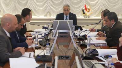 وزير العمل يواصل اجتماعاته مع "اللجنة القانونية" المختصة بدراسة ملاحظات مشروع قانون العمل