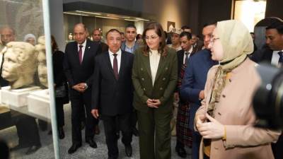 وزيرا التخطيط والتنمية المحلية ومحافظ الإسكندرية يتفقدوا مشروع تطوير المتحف الروماني