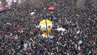 الداخلية الفرنسية : تظاهر 75 ألف شخص ضد قانون الهجرة الجديد