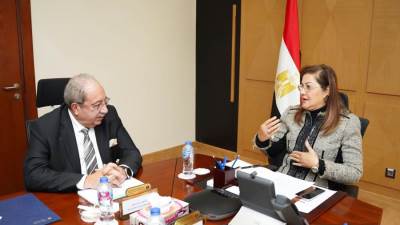 وزيرة التخطيط تلتقي رئيس مجلس أمناء جامعة اسلسكا لمناقشة الدعم لبرنامج ماجستير إدارة الأعمال الحكومية