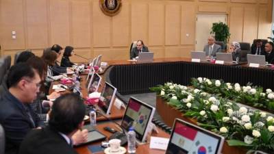 وزير التجارة يستعرض مع وفد الوكالة الكورية للتعاون الدولي "كويكا" لمصر والشرق الأوسط