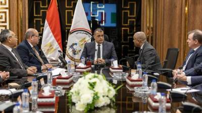 "وزير الدولة للإنتاج الحربي" يستقبل شركة "يورودرو" الإيطالية لبحث إمكانية التعاون